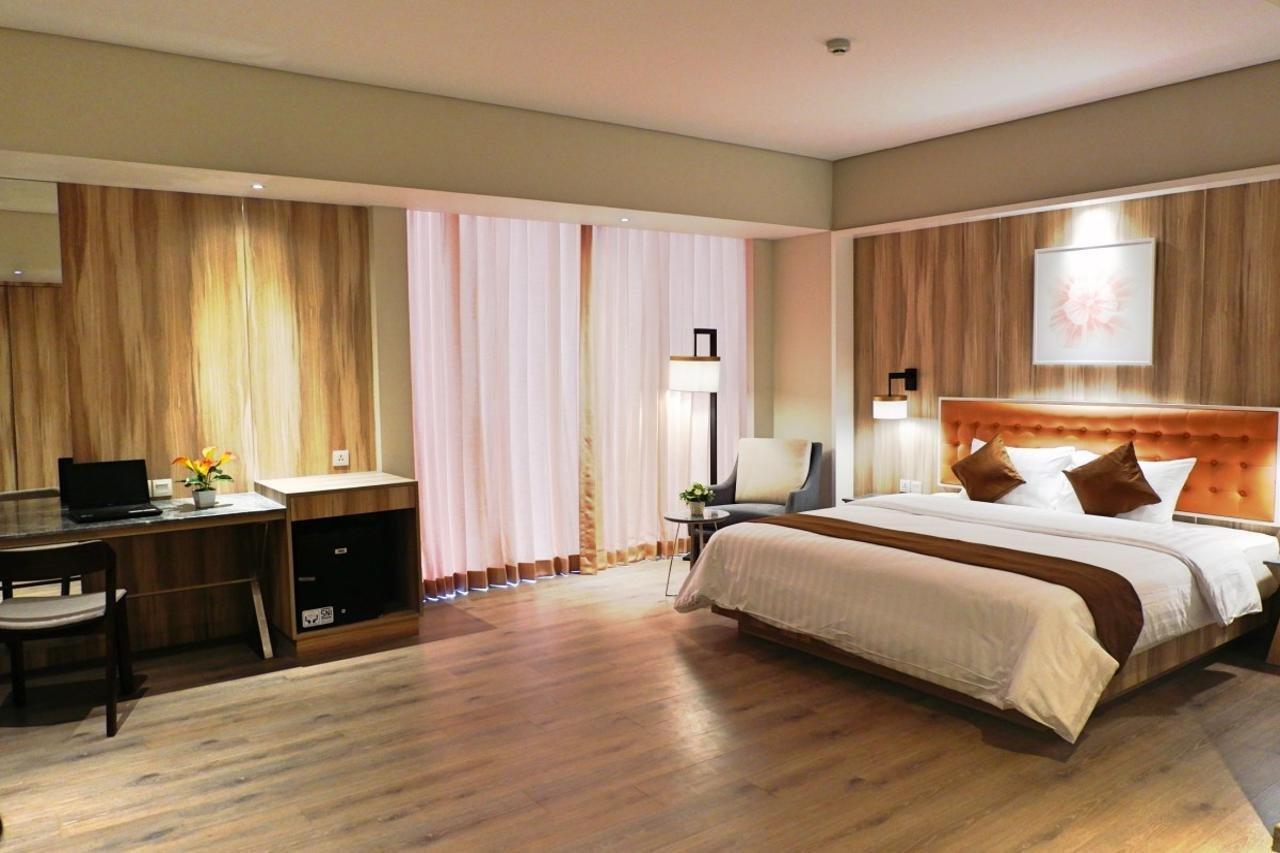 Grand Orchardz Hotel Kemayoran Jakarta Exterior photo