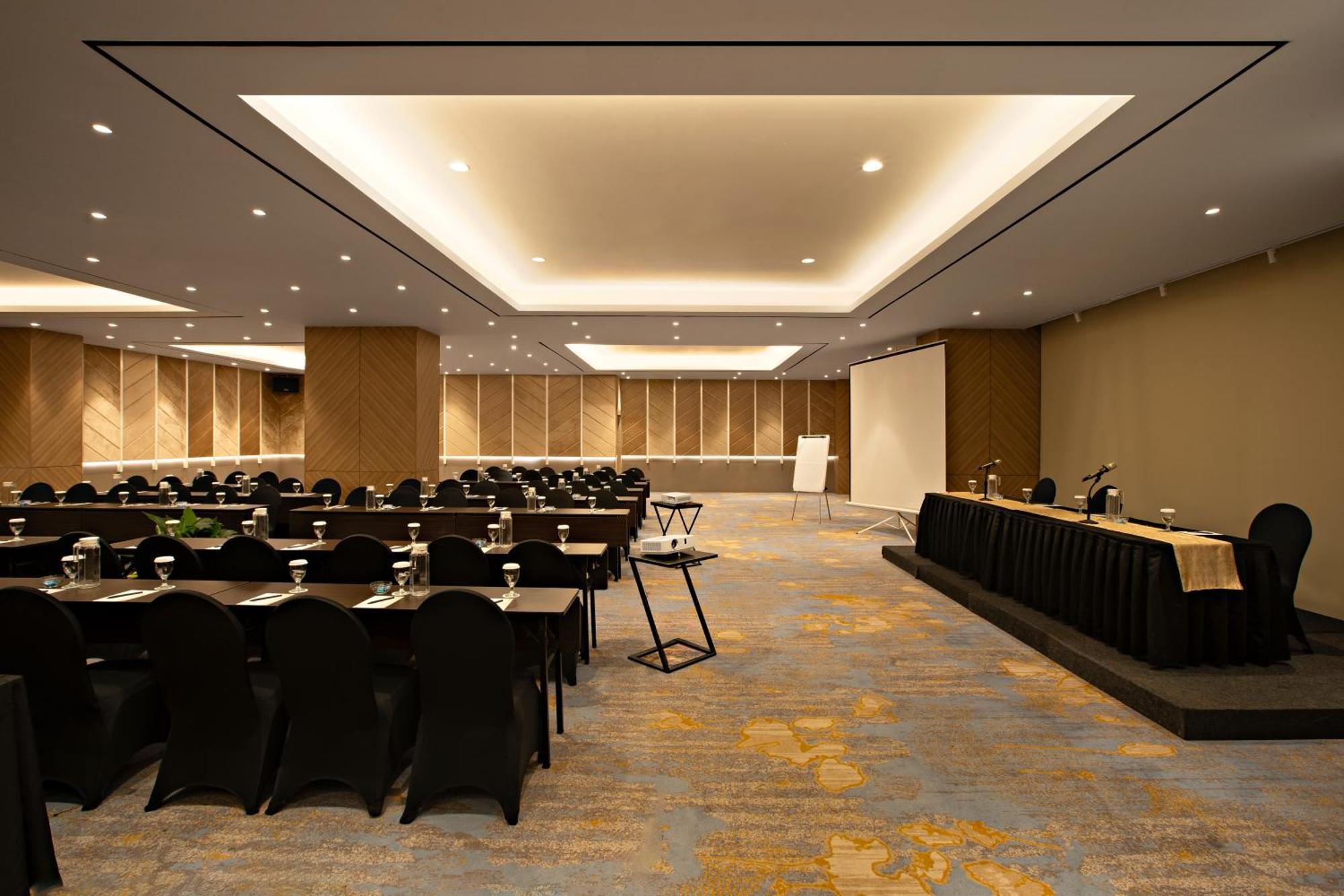 Grand Orchardz Hotel Kemayoran Jakarta Exterior photo