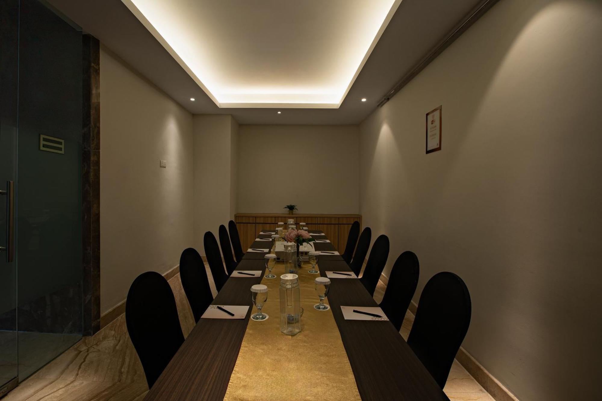 Grand Orchardz Hotel Kemayoran Jakarta Exterior photo