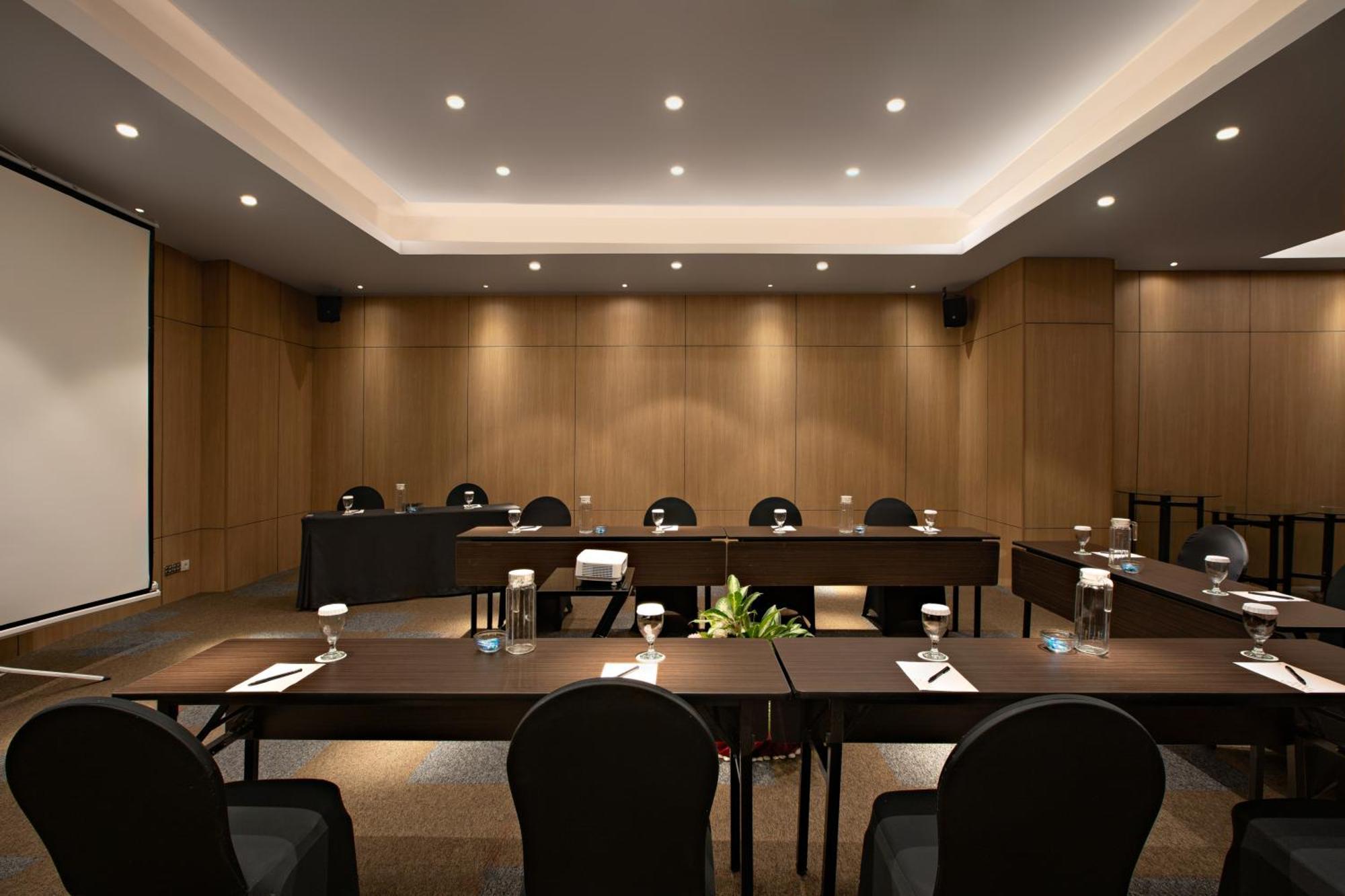 Grand Orchardz Hotel Kemayoran Jakarta Exterior photo