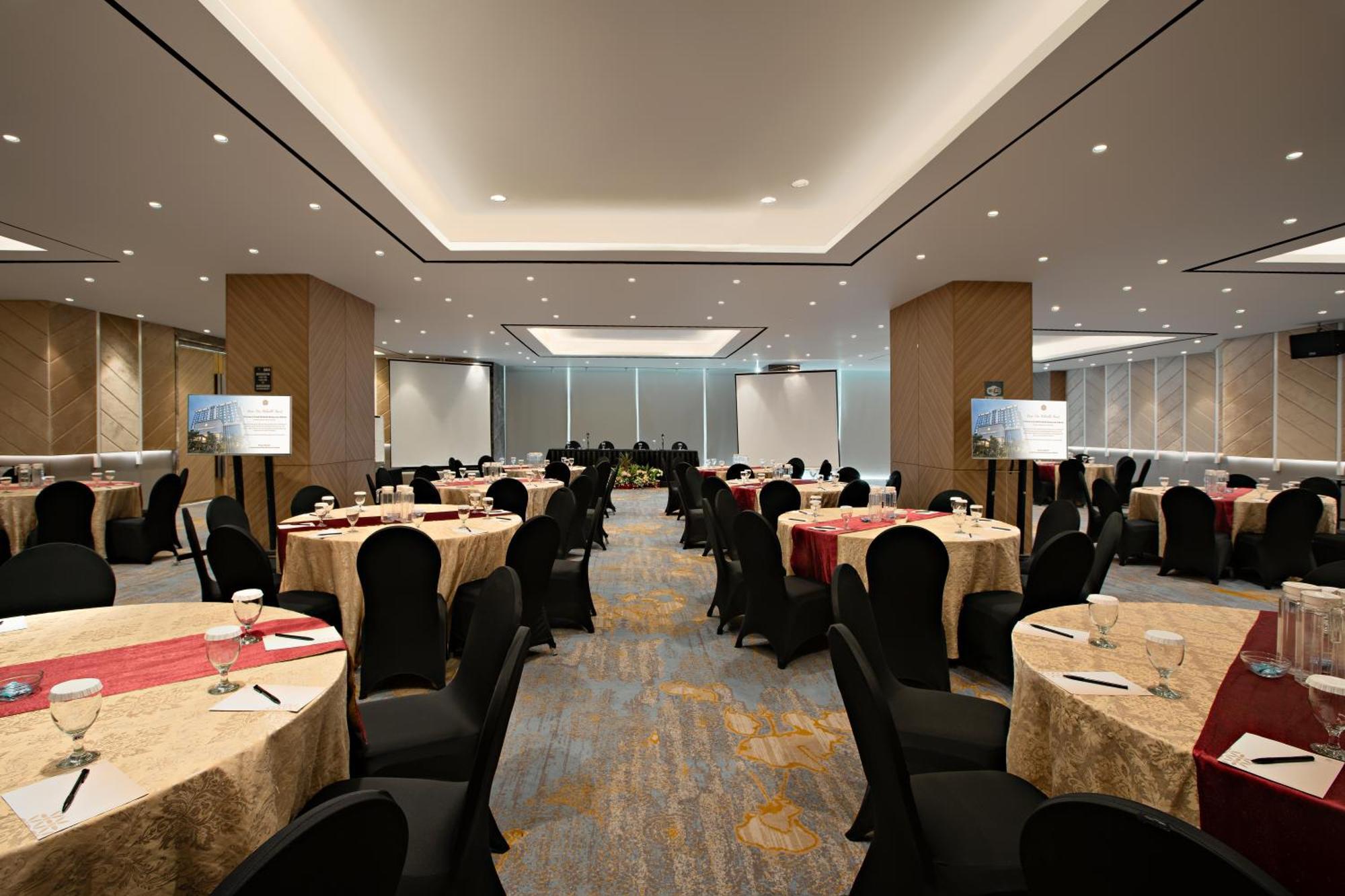 Grand Orchardz Hotel Kemayoran Jakarta Exterior photo