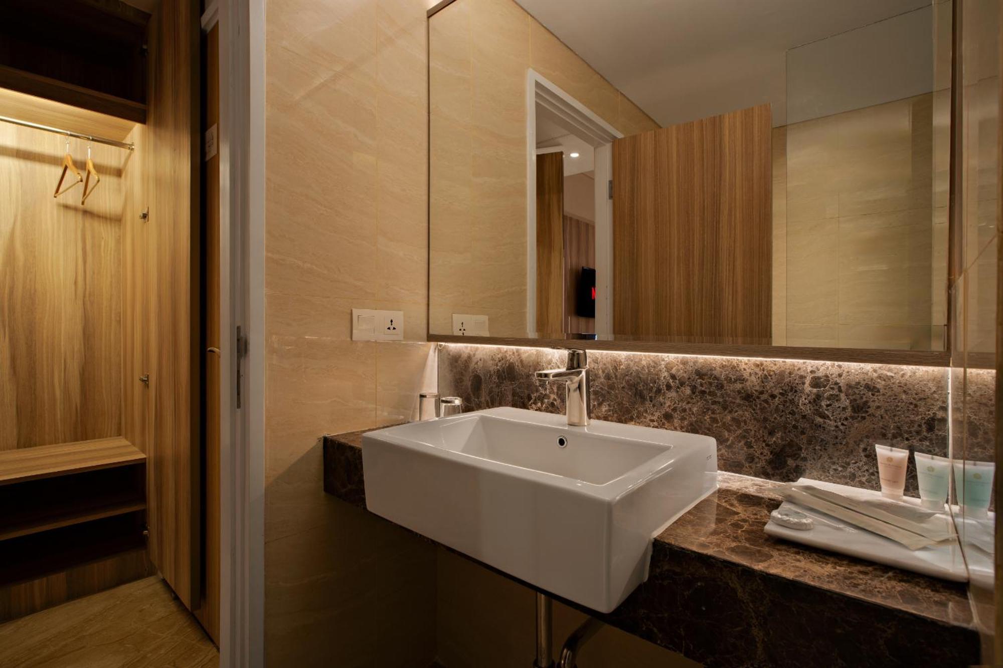 Grand Orchardz Hotel Kemayoran Jakarta Exterior photo